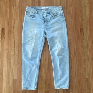 Won Hundred light denim jeans. Tapered, cropped.